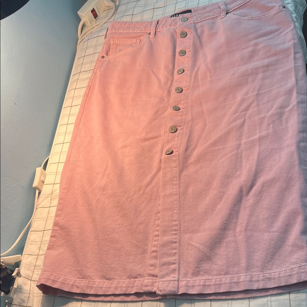 GAP Light Pink Buttoned Pencil Skirt